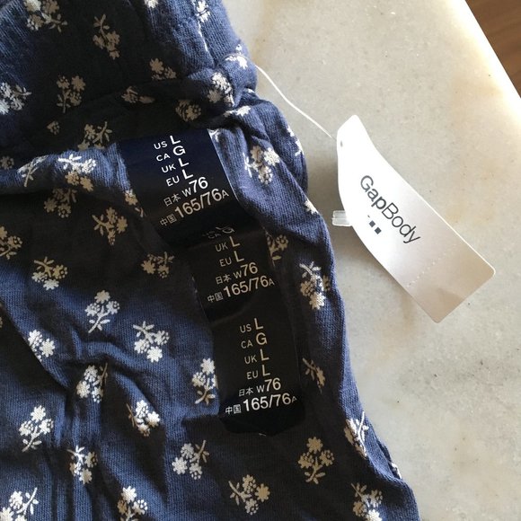 New! NWT Gap body pajama shorts flower print (blue & white) soft, floral - Picture 4 of 4